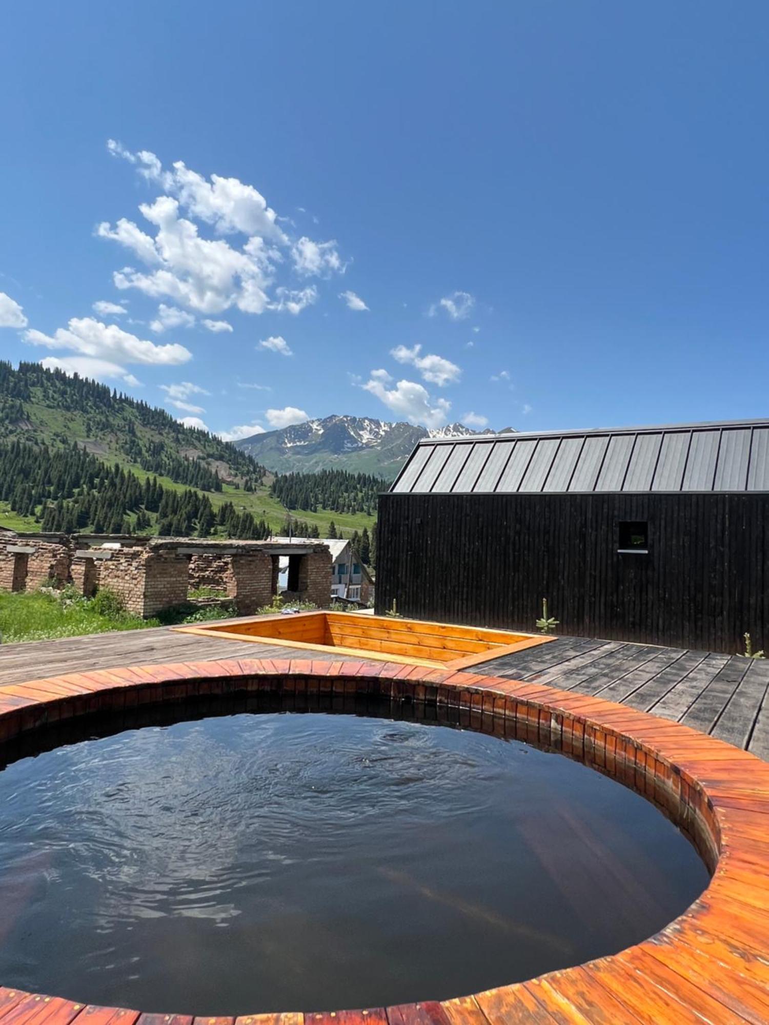 Peak Lodge Jyrgalan Exterior foto